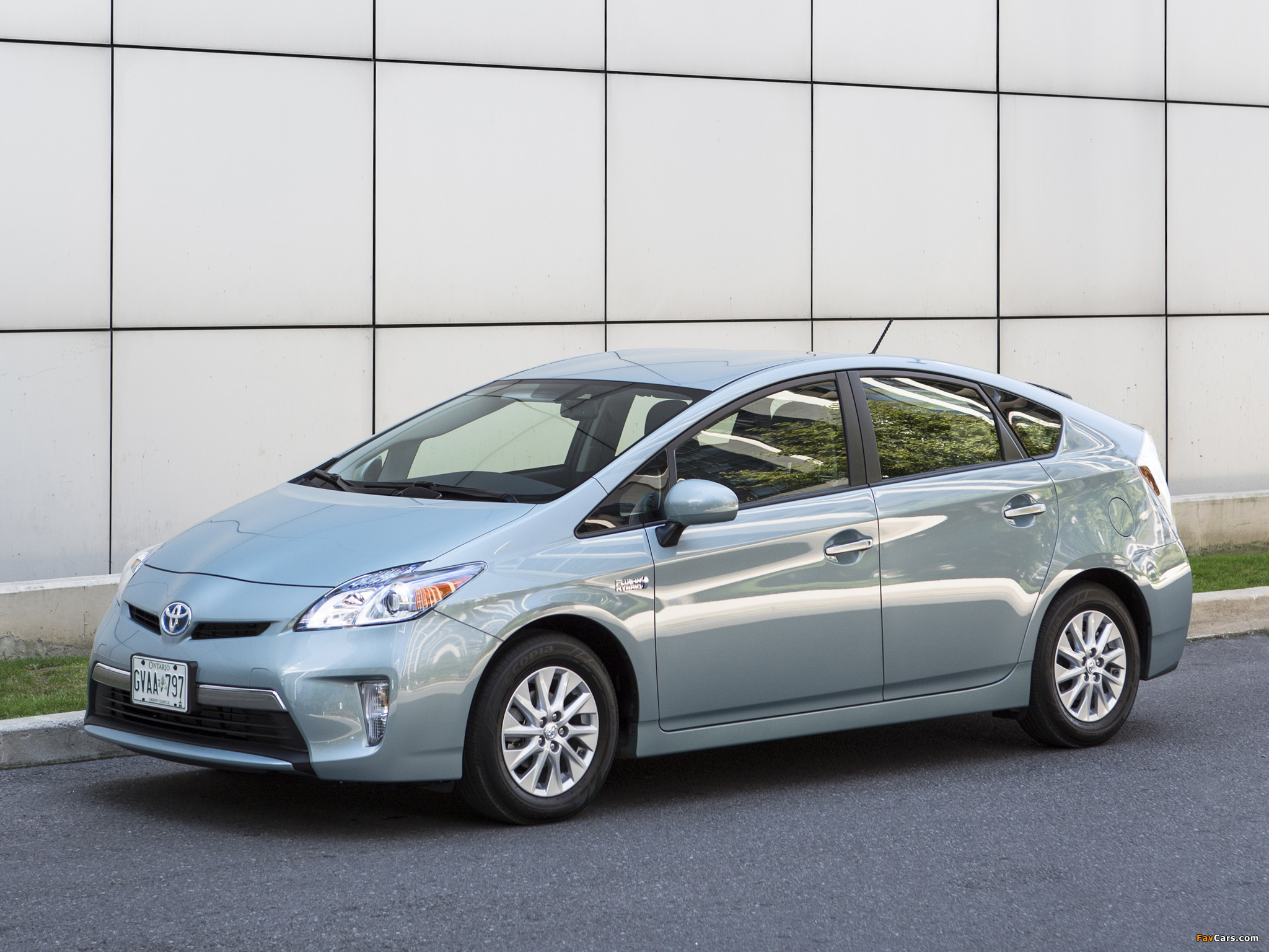 Toyota Prius Plug-In Hybrid US-spec (ZVW35) 2011 images (2048 x 1536)