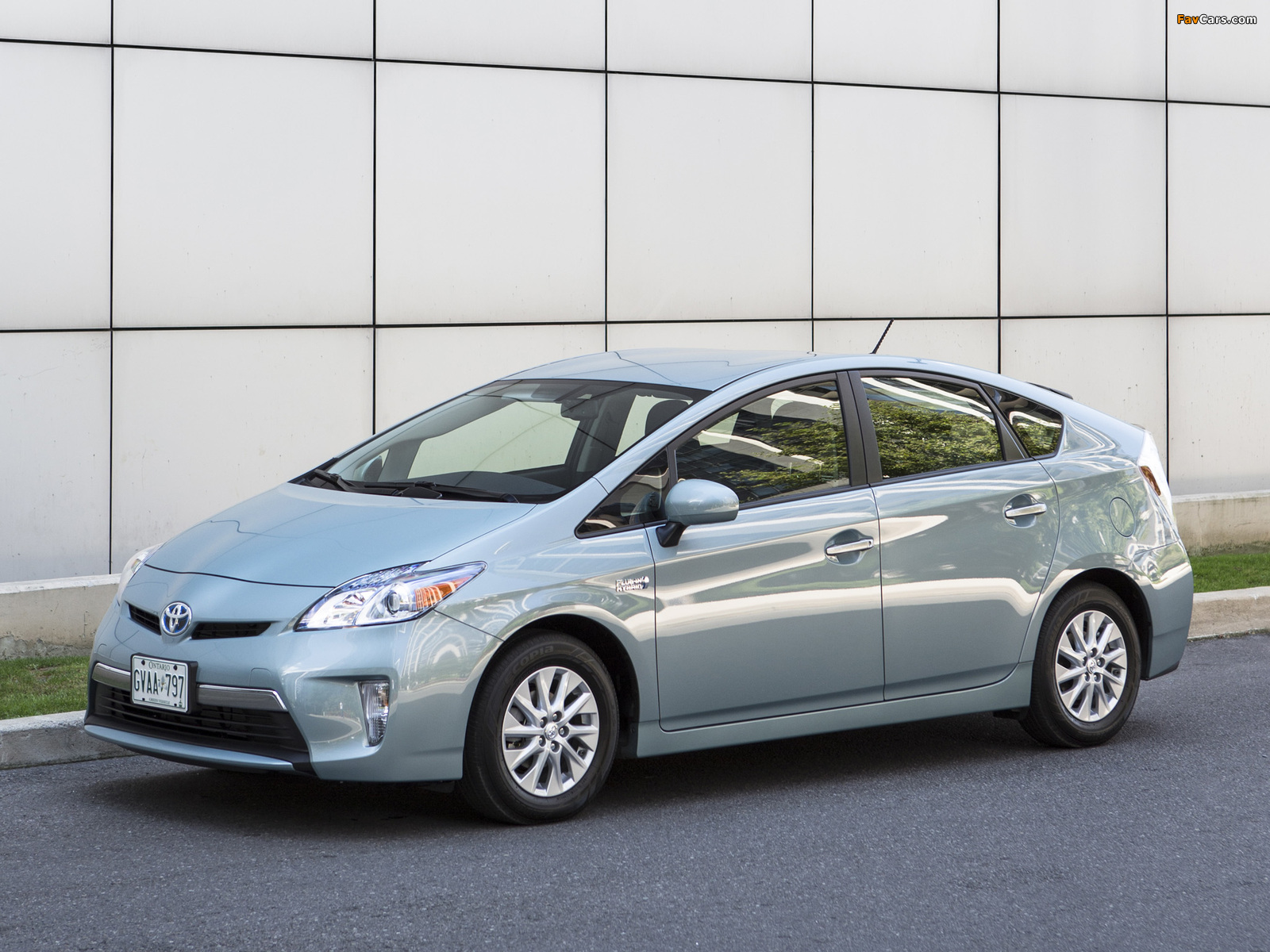 Toyota Prius Plug-In Hybrid US-spec (ZVW35) 2011 images (1600 x 1200)