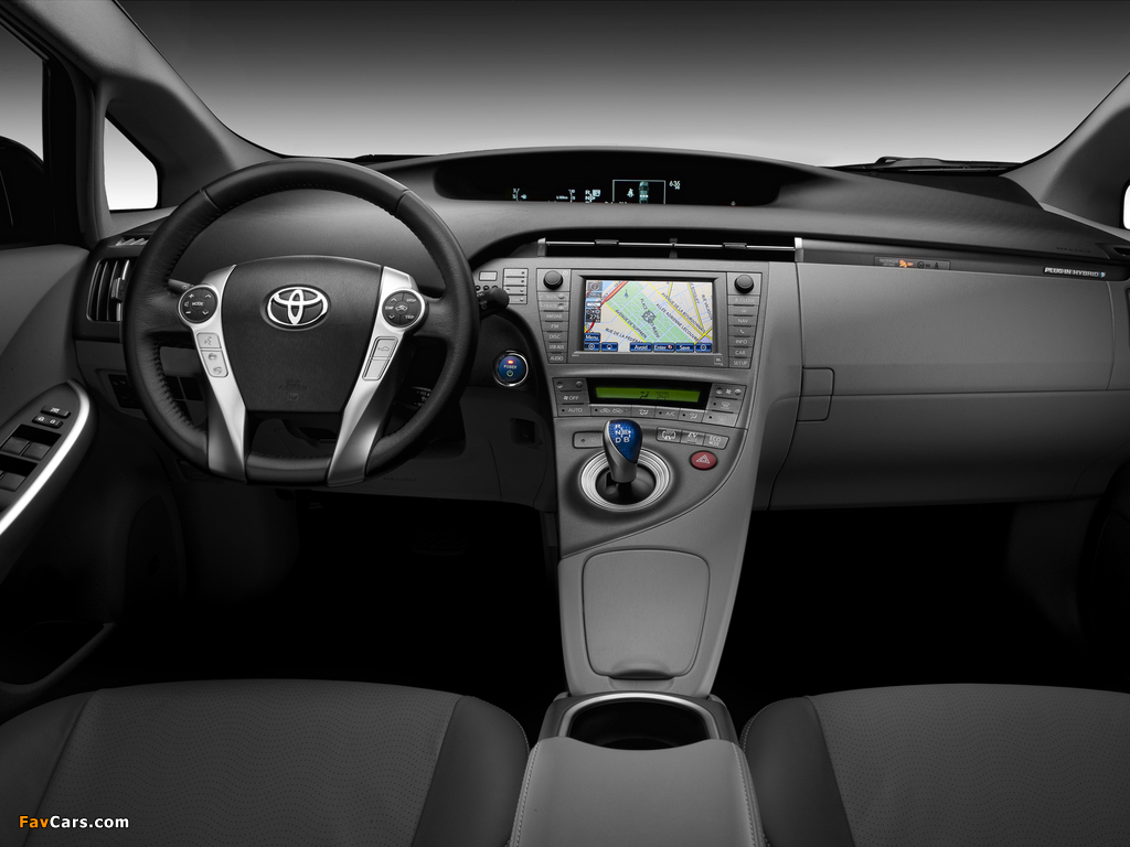 Toyota Prius Plug-In Hybrid (ZVW35) 2011 images (1024 x 768)