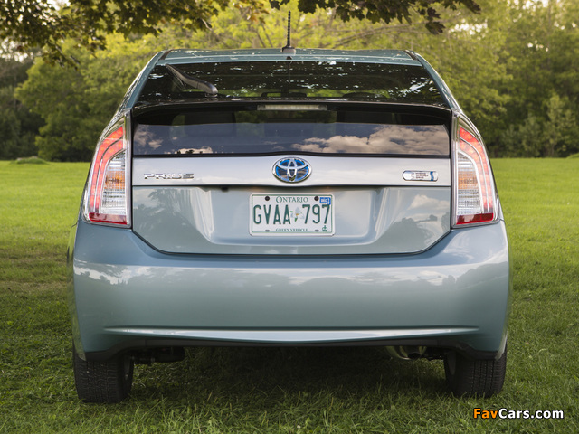 Toyota Prius Plug-In Hybrid US-spec (ZVW35) 2011 images (640 x 480)