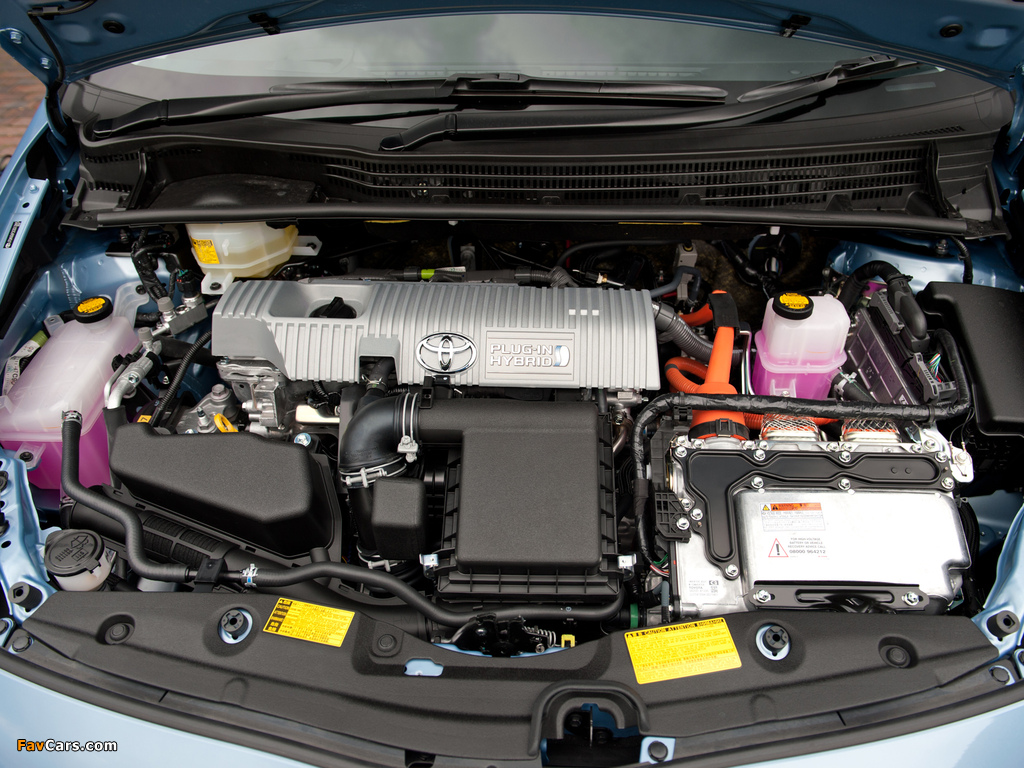 Toyota Prius Plug-In Hybrid UK-spec (ZVW35) 2011 images (1024 x 768)