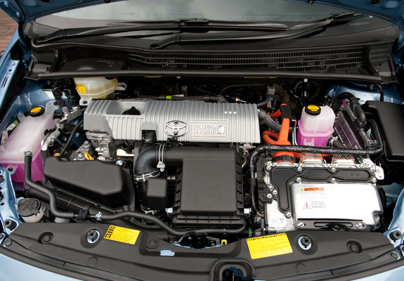 Toyota Prius Plug-In Hybrid UK-spec (ZVW35) 2011 images