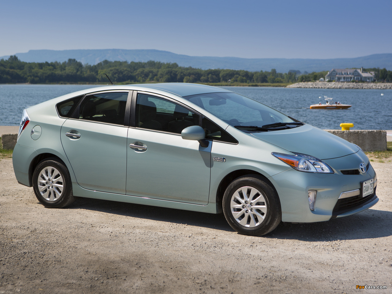 Toyota Prius Plug-In Hybrid US-spec (ZVW35) 2011 photos (1280 x 960)