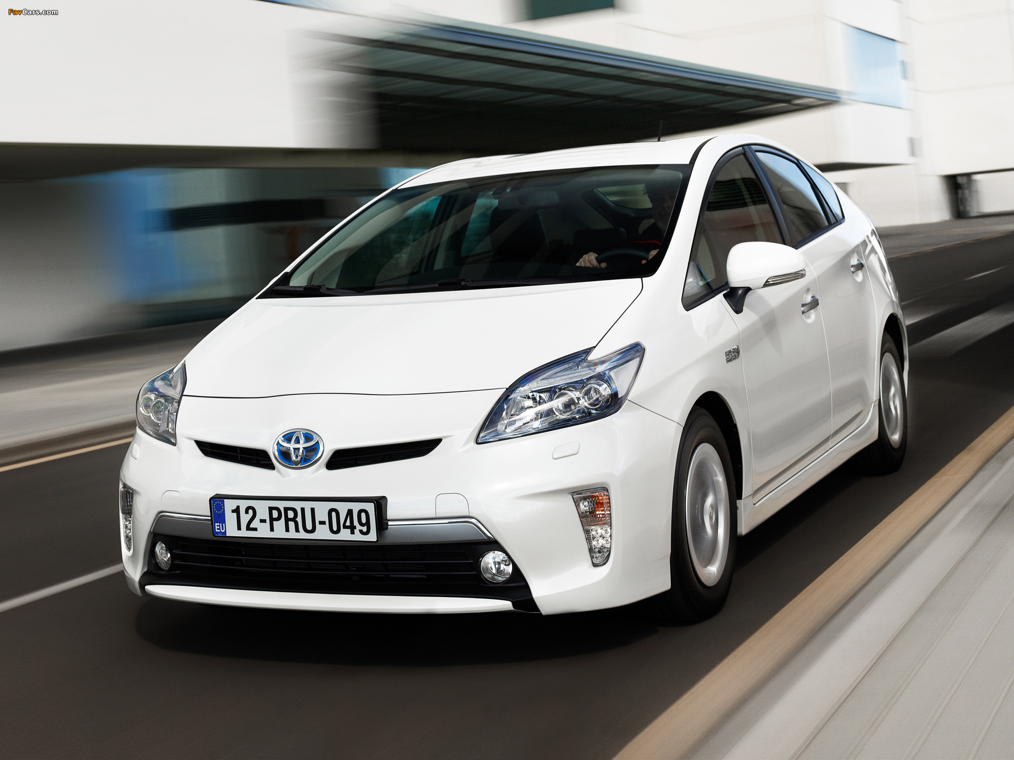 Toyota Prius Plug-In Hybrid (ZVW35) 2011 pictures (2048 x 1536)