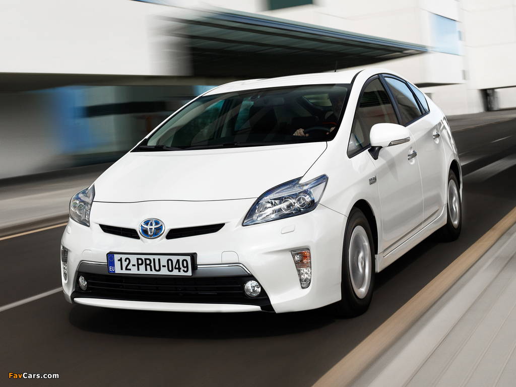 Toyota Prius Plug-In Hybrid (ZVW35) 2011 pictures (1024 x 768)