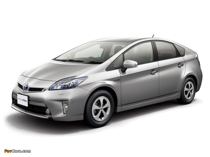 Toyota Prius PHV G Leather Package (ZVW35) 2011 pictures (800 x 600)