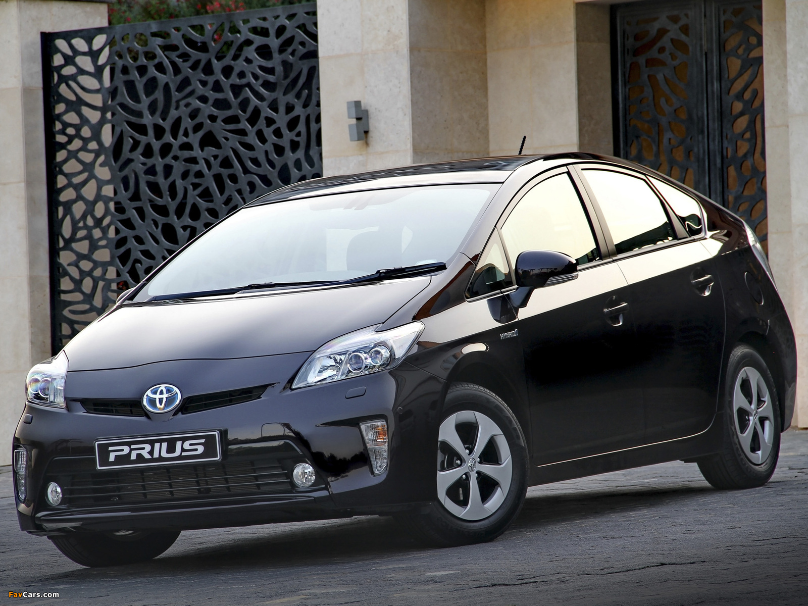 Toyota Prius ZA-spec (ZVW30) 2012 wallpapers (1600 x 1200)