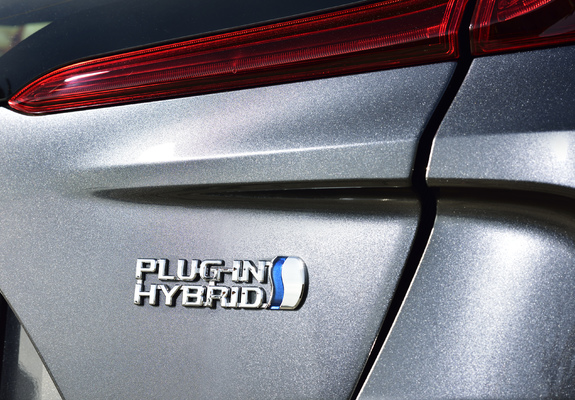 Toyota Prius Plug-in Hybrid 2016 images