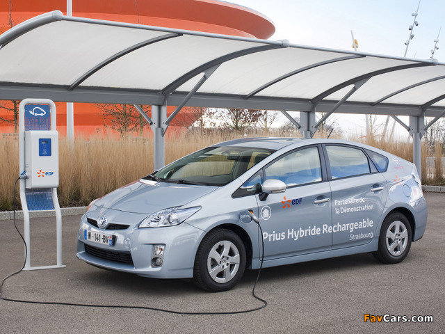 Toyota Prius Plug-In Hybrid Pre-production Test Car EU-spec (ZVW35) 2009–10 wallpapers (640 x 480)