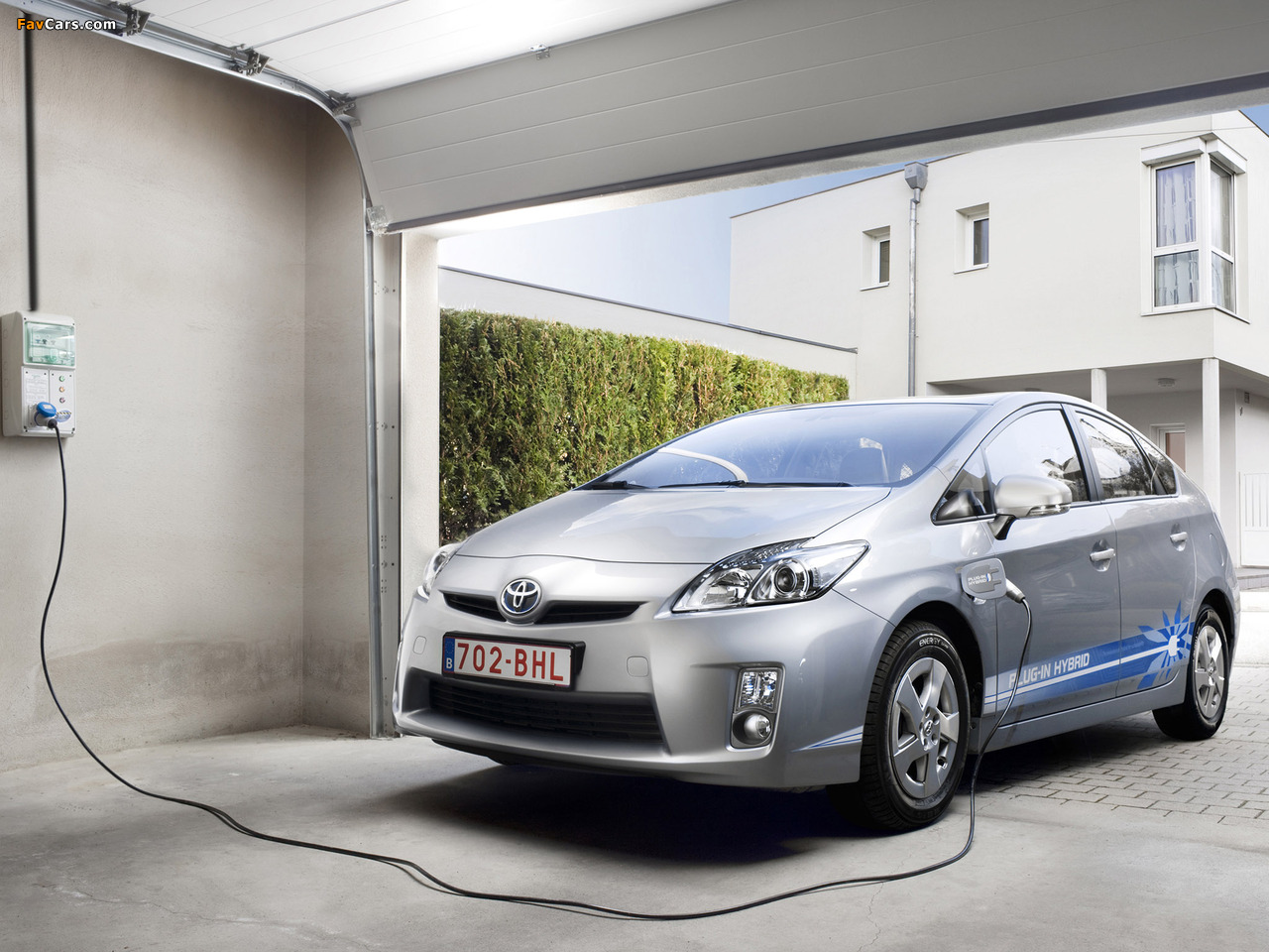 Toyota Prius Plug-In Hybrid Pre-production Test Car EU-spec (ZVW35) 2009–10 wallpapers (1280 x 960)