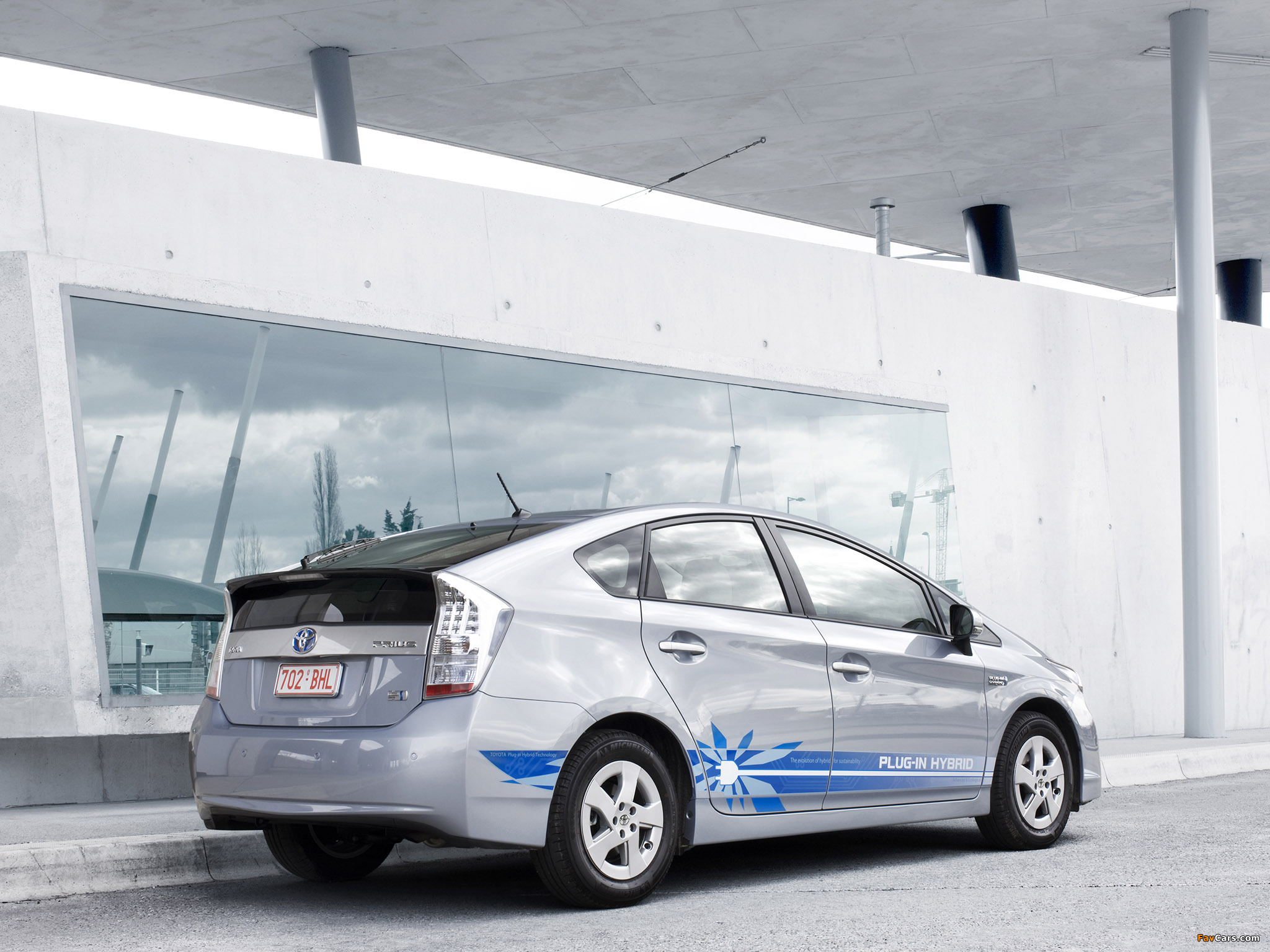 Toyota Prius Plug-In Hybrid Pre-production Test Car EU-spec (ZVW35) 2009–10 wallpapers (2048 x 1536)