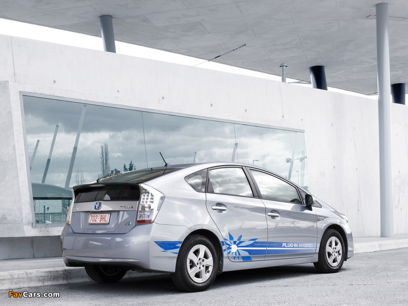 Toyota Prius Plug-In Hybrid Pre-production Test Car EU-spec (ZVW35) 2009–10 wallpapers (800 x 600)