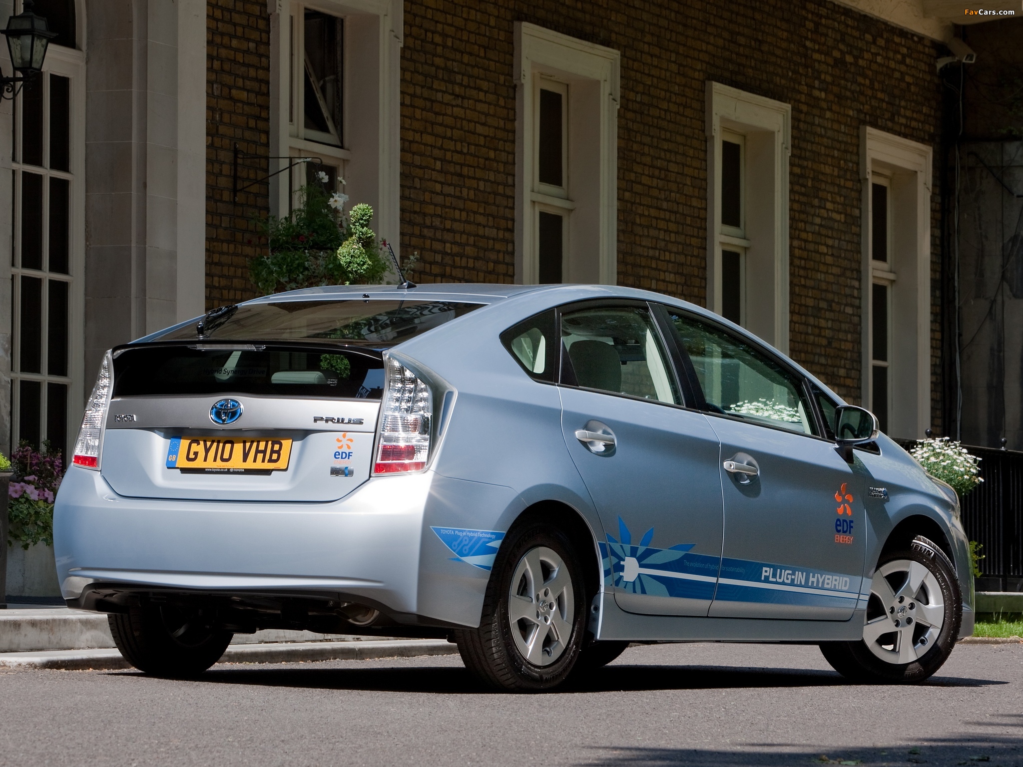 Toyota Prius Plug-In Hybrid Pre-production Test Car UK-spec (ZVW35) 2009–10 wallpapers (2048 x 1536)