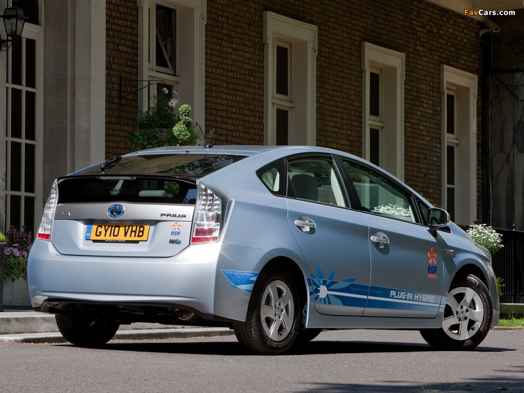 Toyota Prius Plug-In Hybrid Pre-production Test Car UK-spec (ZVW35) 2009–10 wallpapers (1024 x 768)