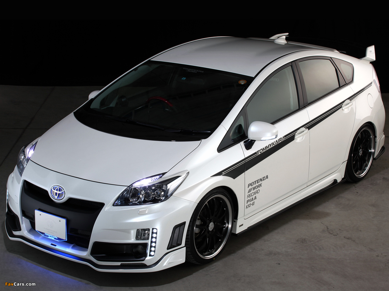 Tommykaira Toyota Prius RR-GT (ZVW35) 2011 wallpapers (1280 x 960)