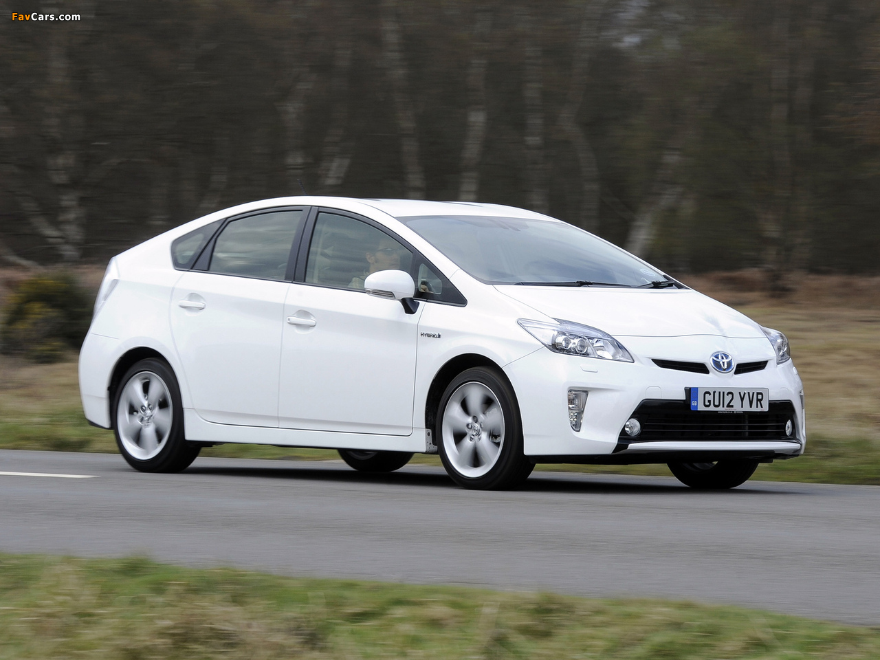 Toyota Prius UK-spec (ZVW30) 2012 wallpapers (1280 x 960)