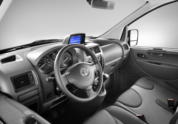 Photos of Toyota ProAce Van Long 2013