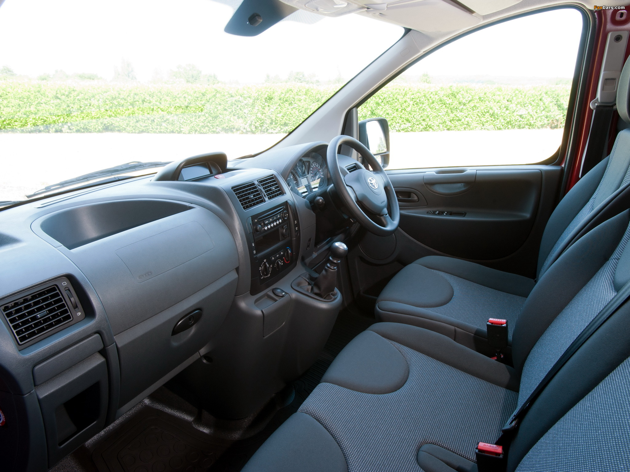Toyota ProAce Van Long UK-spec 2013 images (2048 x 1536)