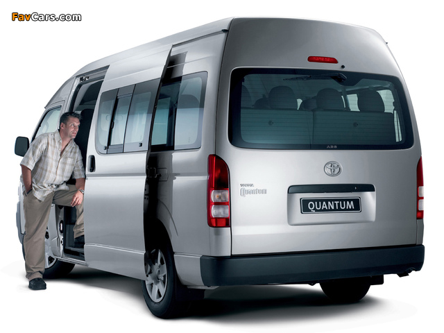 Pictures of Toyota Quantum High Roof Bus 2004 (640 x 480)