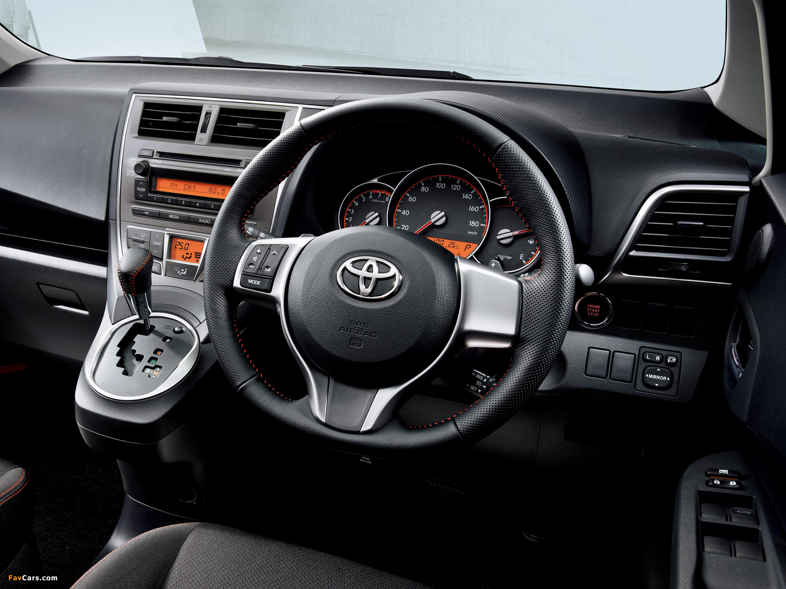 Toyota Ractis S 2010–11 wallpapers (1600 x 1200)