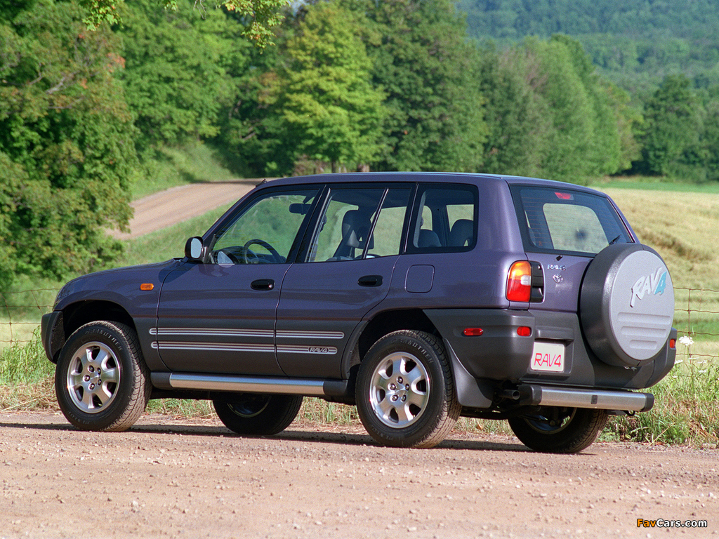 Images of Toyota RAV4 5-door US-spec 1994–97 (1024 x 768)