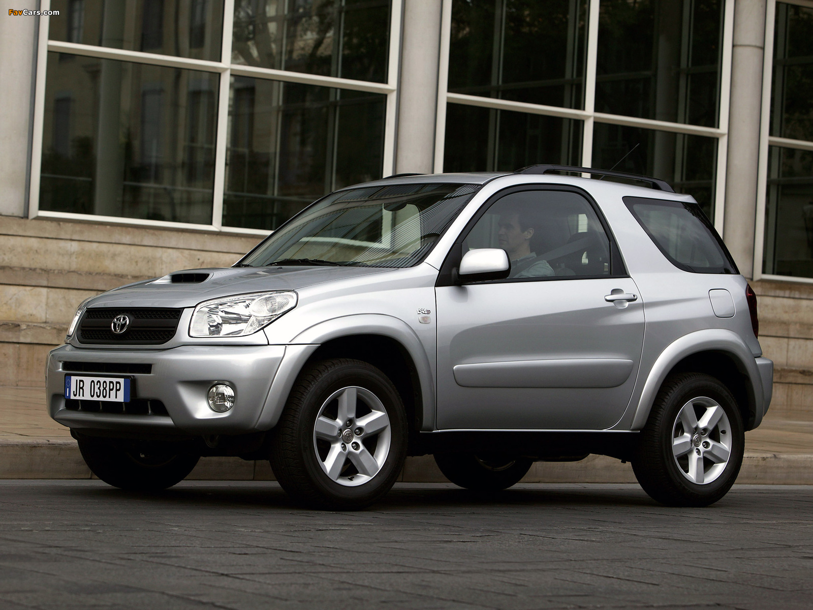 Images of Toyota RAV4 3-door 2003–05 (1600 x 1200)