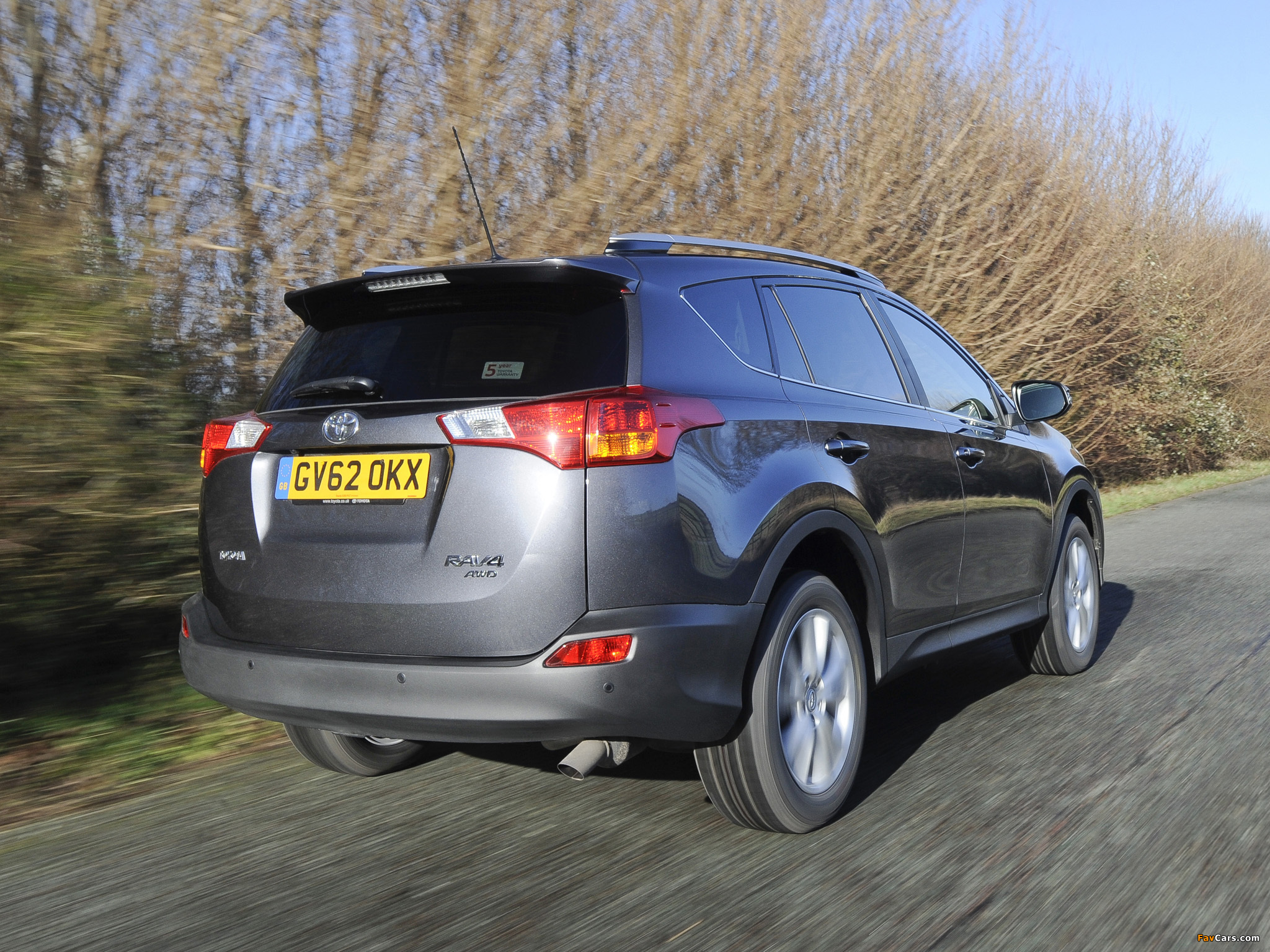 Images of Toyota RAV4 UK-spec 2013 (2048 x 1536)