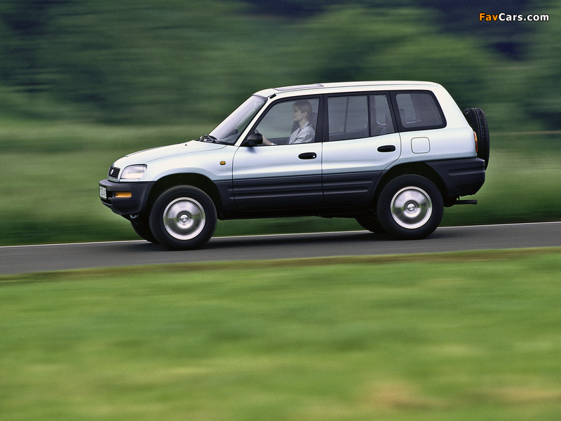 Photos of Toyota RAV4 5-door 1994–97 (800 x 600)