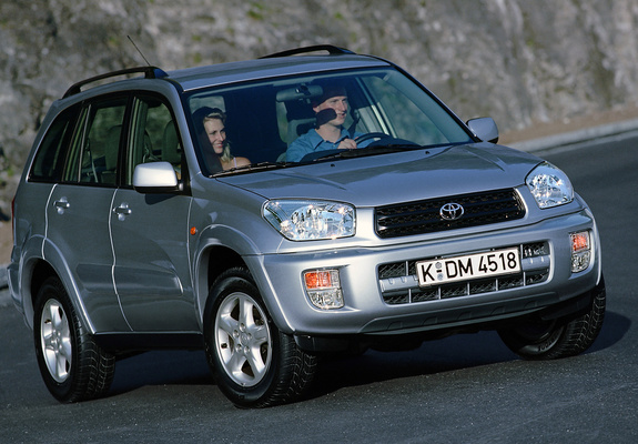 Photos of Toyota RAV4 5-door 2000–03