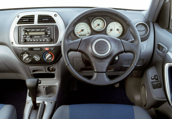 Photos of Toyota RAV4 Cruiser 3-door AU-spec 2000–03
