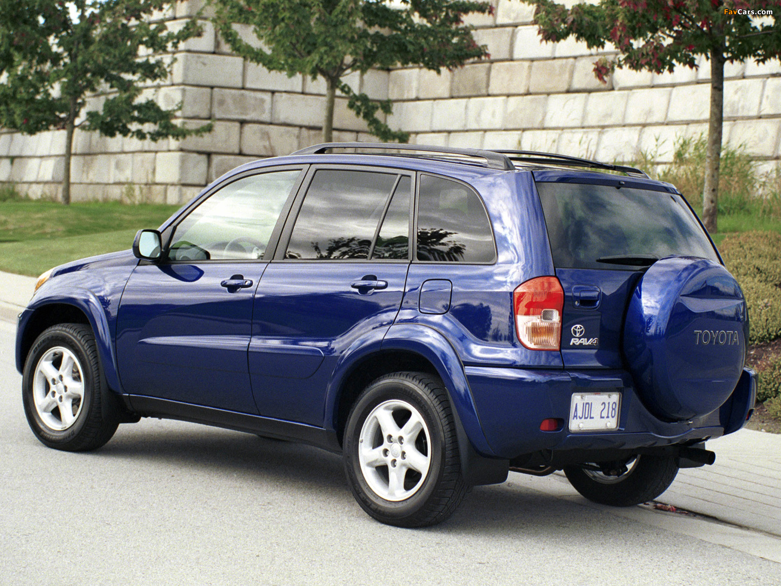 Photos of Toyota RAV4 US-spec 2000–03 (1600 x 1200)