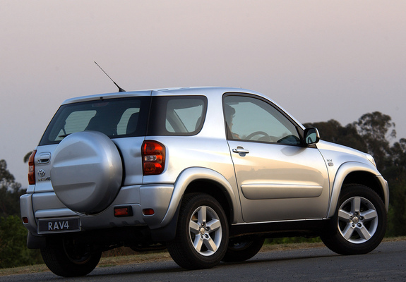 Photos of Toyota RAV4 3-door ZA-spec 2003–05