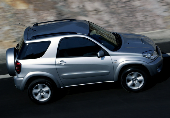 Photos of Toyota RAV4 3-door 2003–05