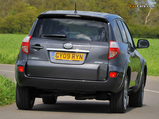 Photos of Toyota RAV4 UK-spec 2008–10 (640 x 480)
