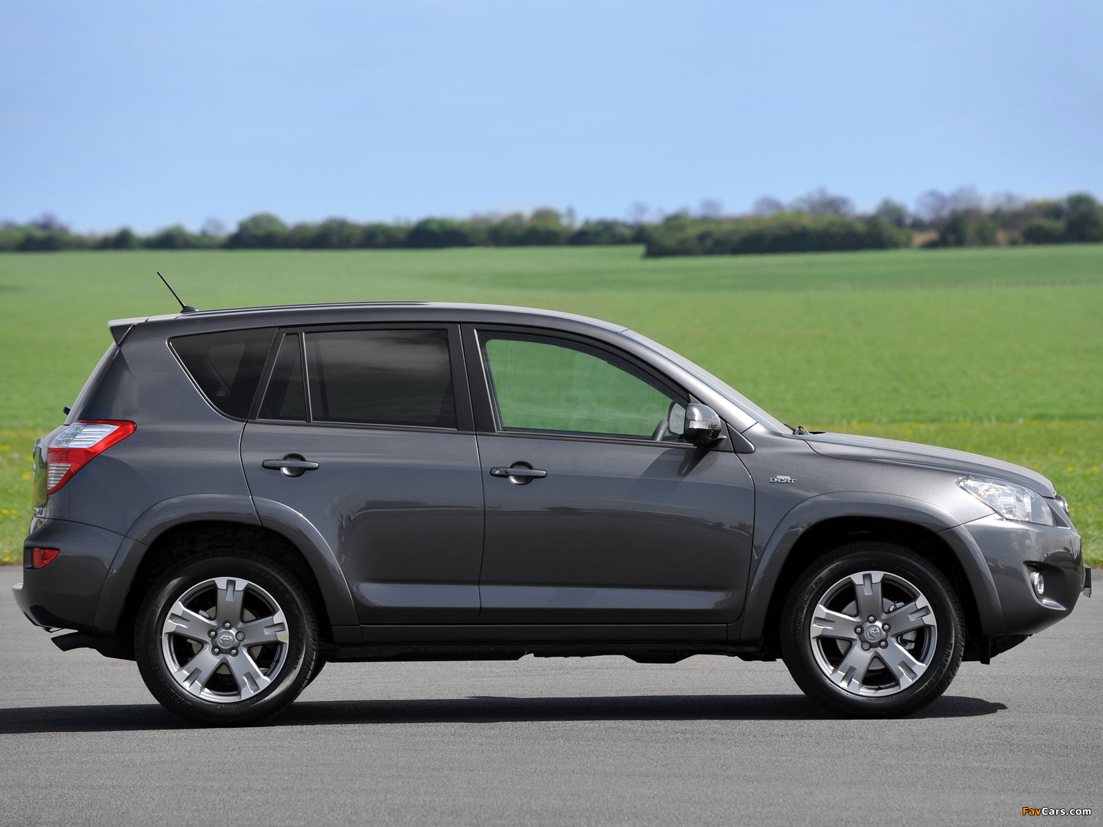 Photos of Toyota RAV4 UK-spec 2008–10 (1600 x 1200)