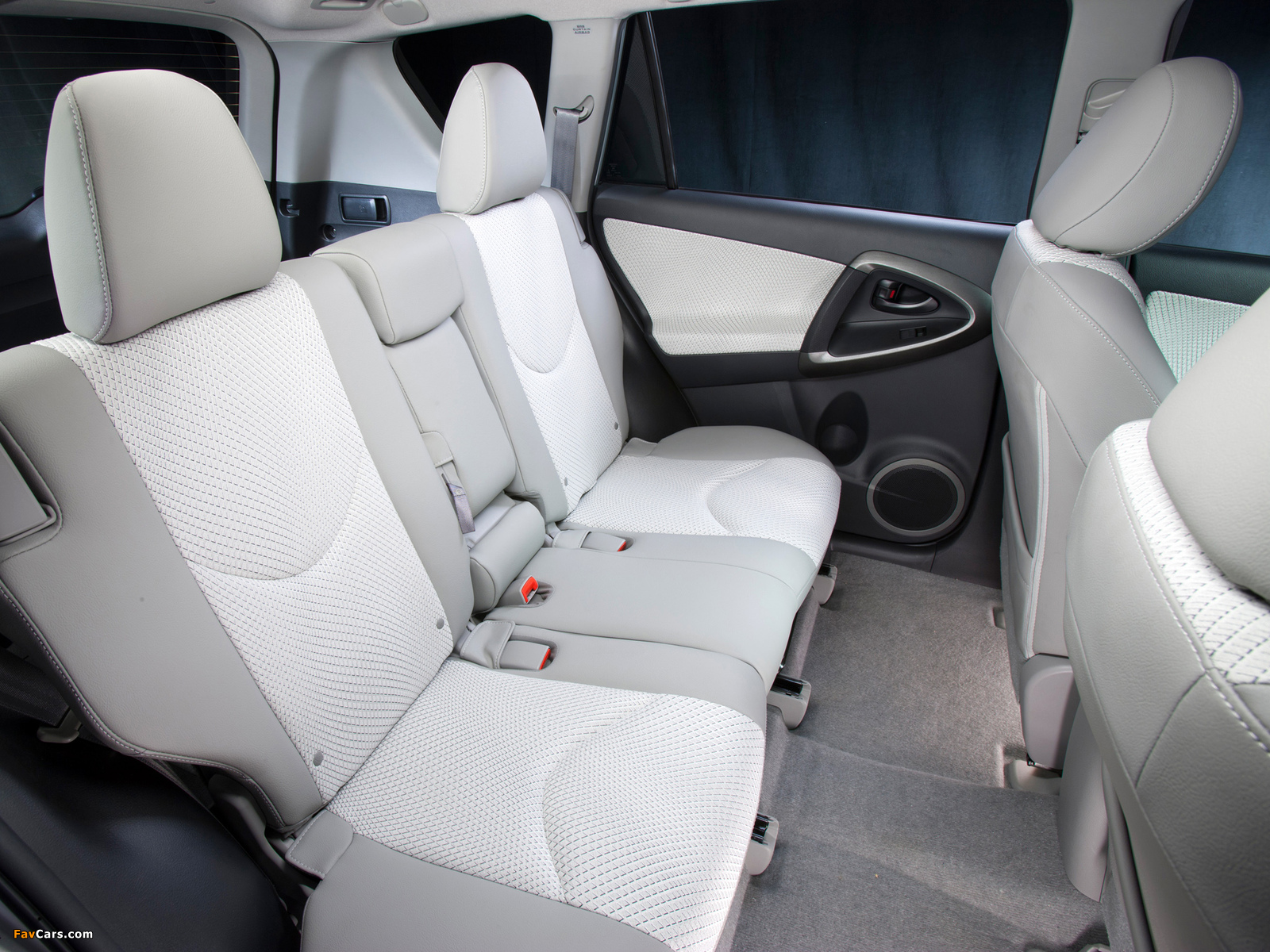 Photos of Toyota RAV4 EV 2012 (1600 x 1200)