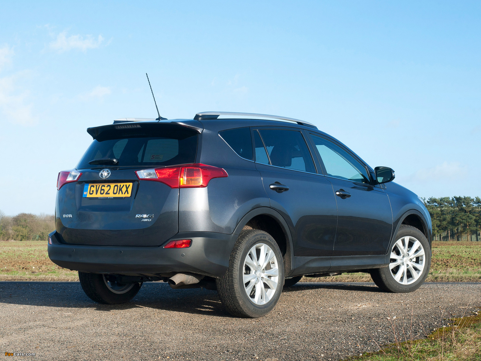 Photos of Toyota RAV4 UK-spec 2013 (1600 x 1200)