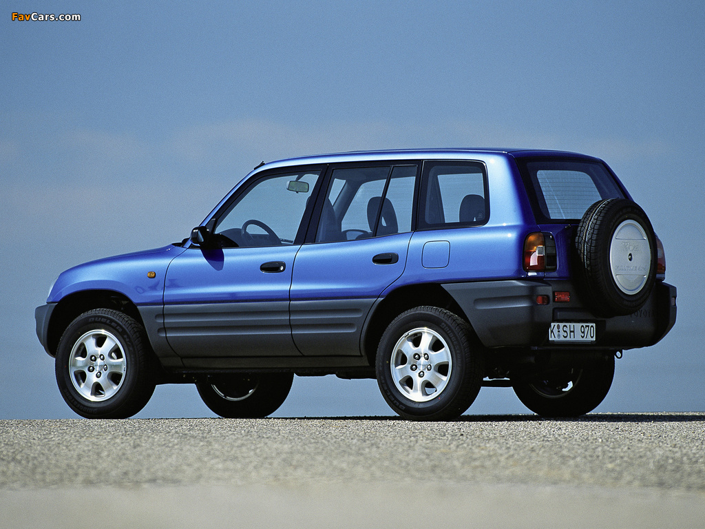 Pictures of Toyota RAV4 5-door 1994–97 (1024 x 768)