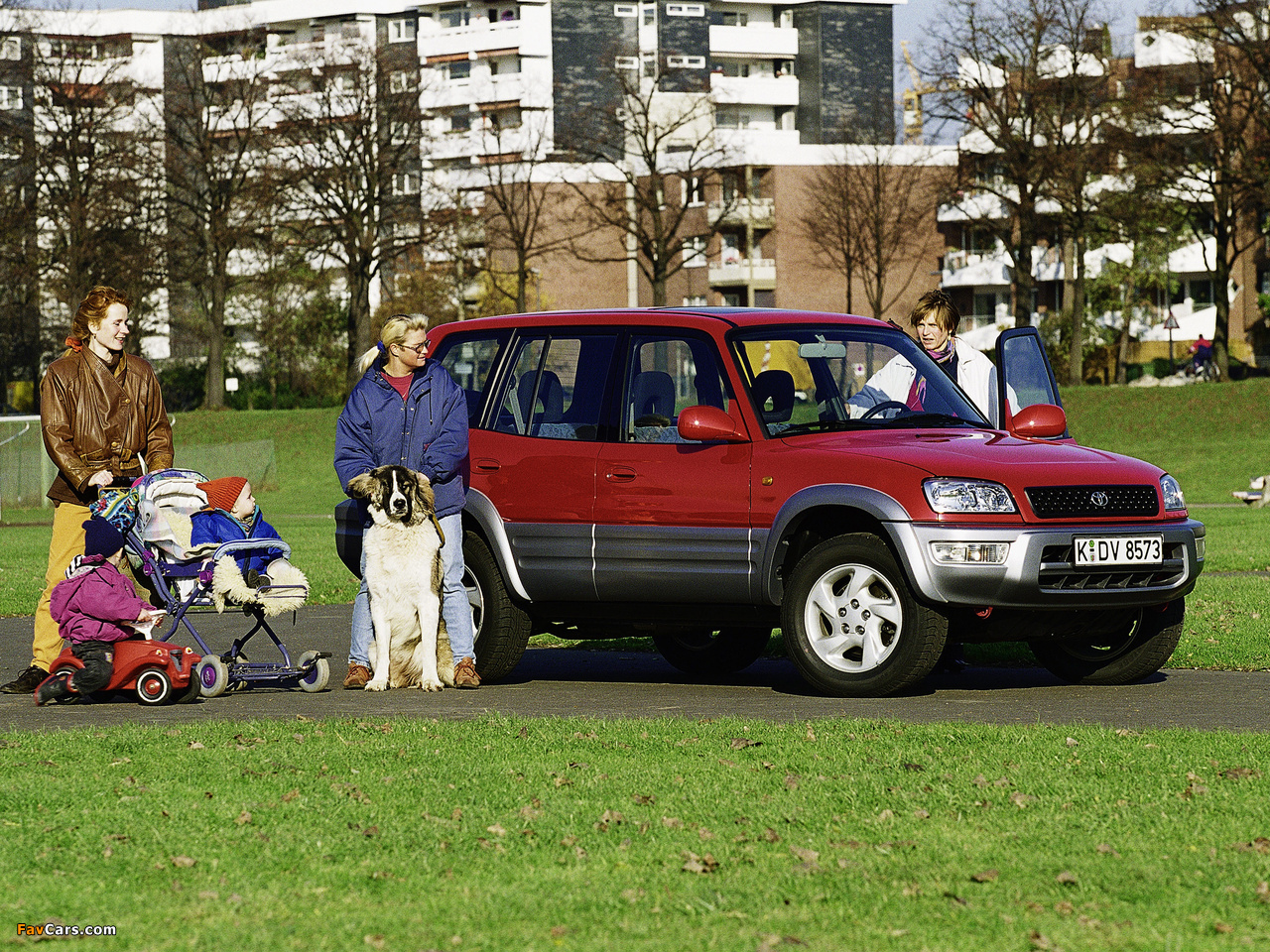 Pictures of Toyota RAV4 5-door 1998–2000 (1280 x 960)