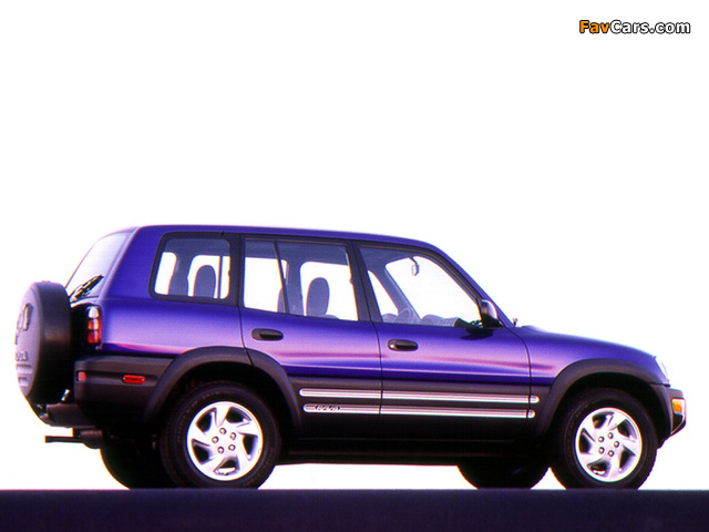 Pictures of Toyota RAV4 5-door US-spec 1998–2000 (640 x 480)