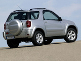 Pictures of Toyota RAV4 3-door 2003–05