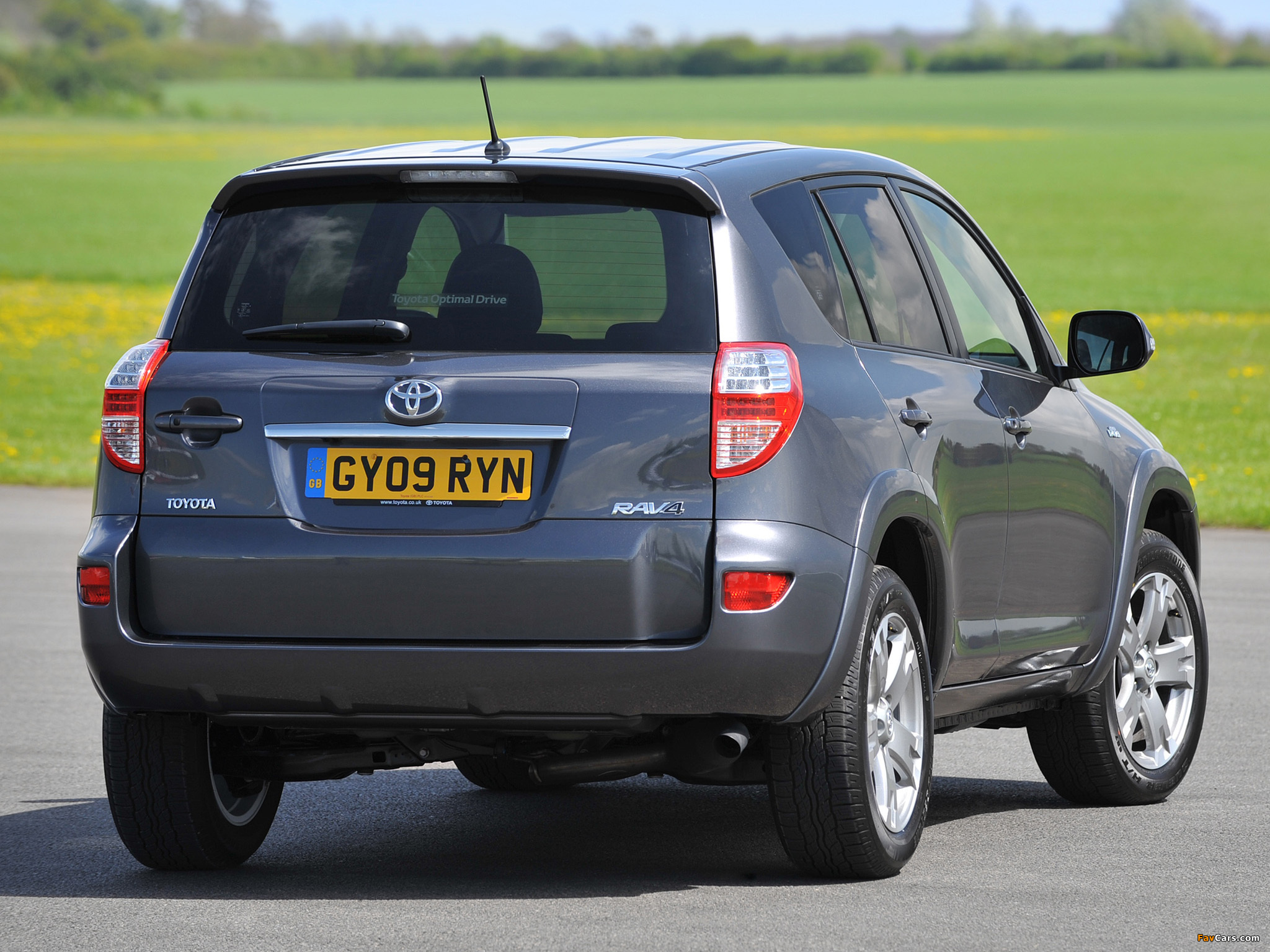 Pictures of Toyota RAV4 UK-spec 2008–10 (2048 x 1536)