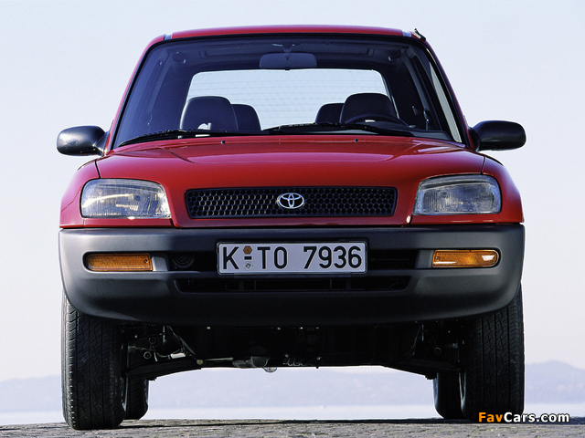 Toyota RAV4 3-door 1994–97 images (640 x 480)