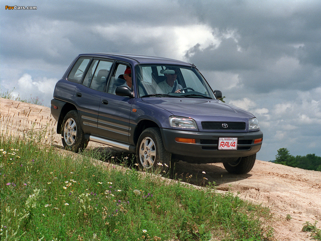 Toyota RAV4 5-door US-spec 1994–97 wallpapers (1024 x 768)