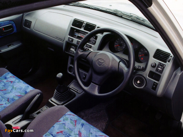 Toyota RAV4 3-door UK-spec 1998–2000 photos (640 x 480)