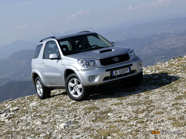 Toyota RAV4 3-door 2003–05 images (640 x 480)