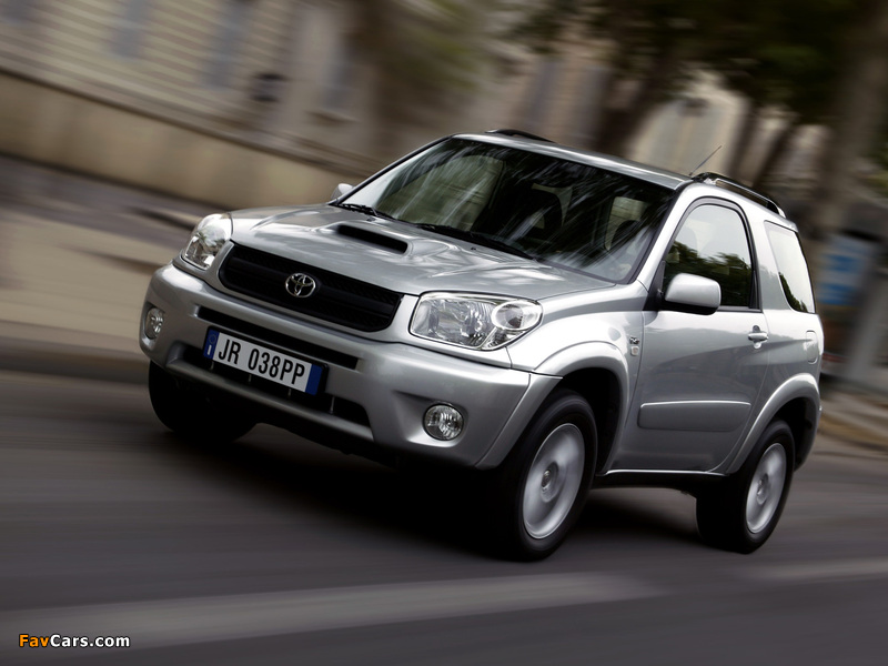 Toyota RAV4 3-door 2003–05 images (800 x 600)