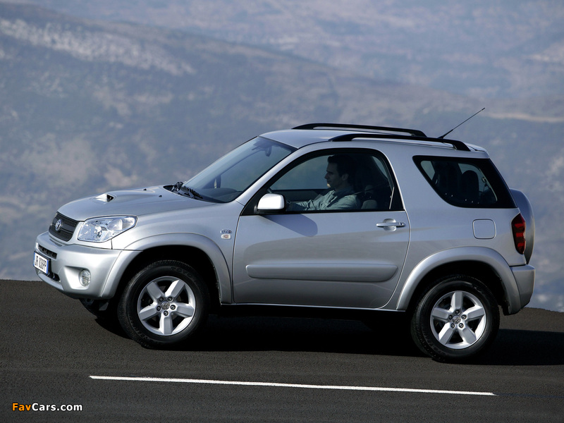 Toyota RAV4 3-door 2003–05 photos (800 x 600)