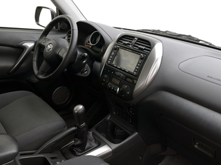Toyota RAV4 3-door 2003–05 images