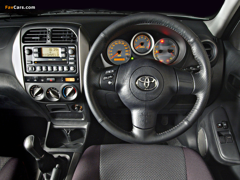 Toyota RAV4 3-door ZA-spec 2003–05 pictures (800 x 600)